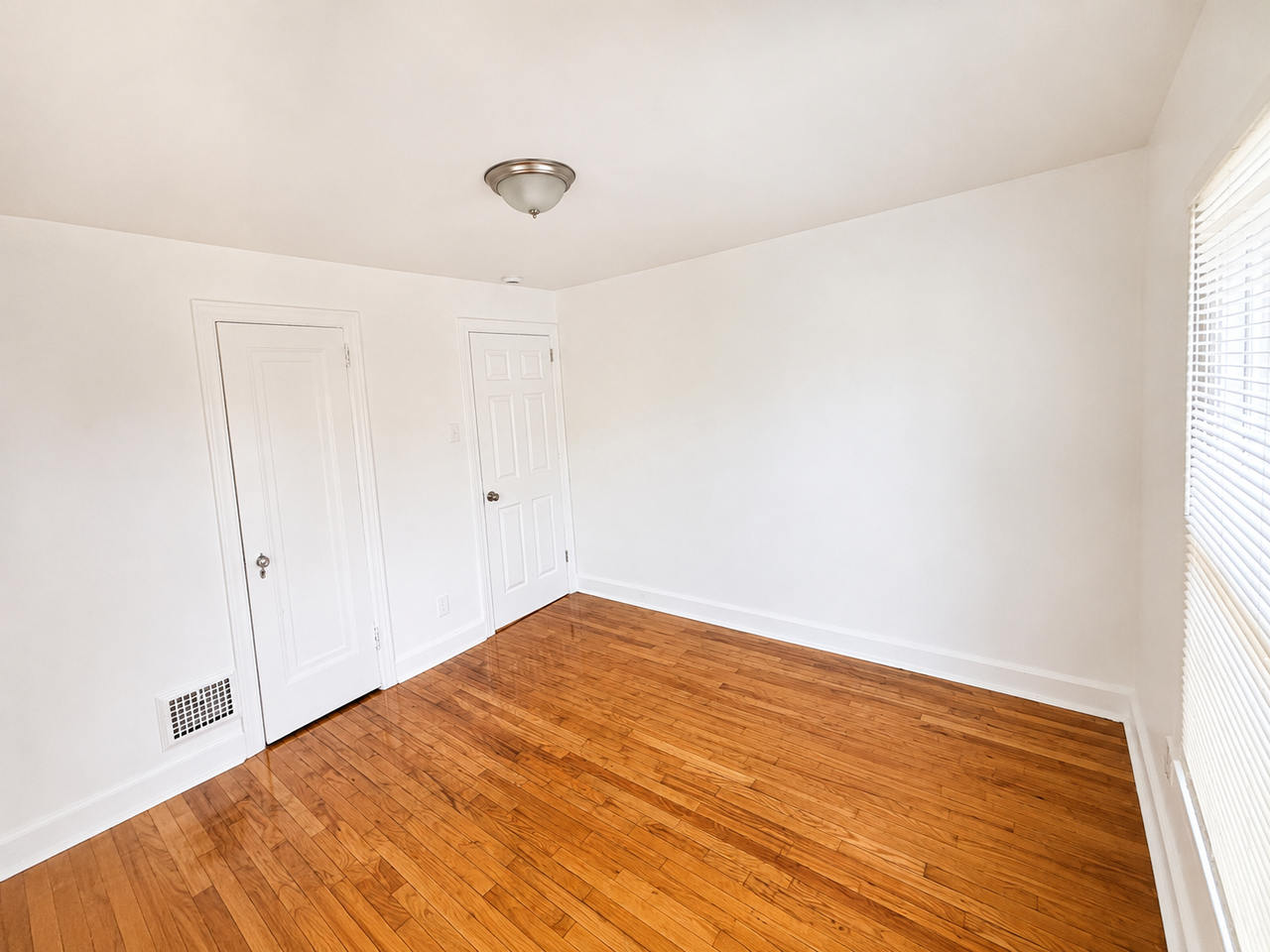 19136 Gable Street - Photo 4 of 7