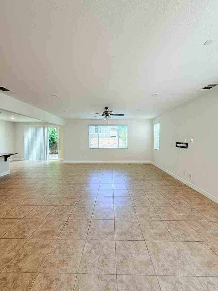 2133 Salice Way - Photo 3 of 23