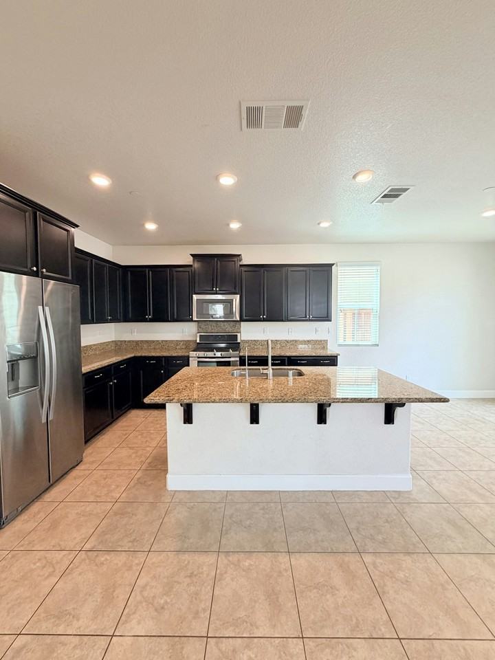 2133 Salice Way - Photo 6 of 23