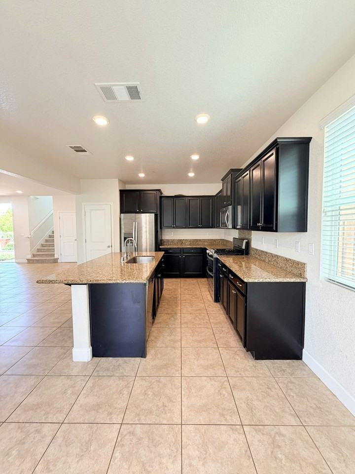 2133 Salice Way - Photo 7 of 23
