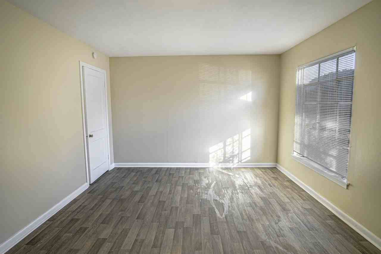 319 Charcliff Drive - Photo 2 of 25