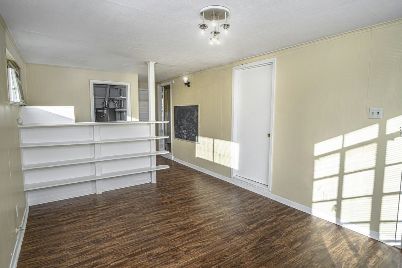 319 Charcliff Drive - Photo 3 of 25