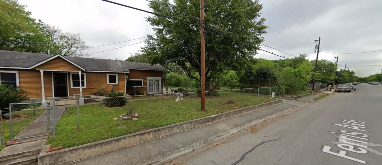 231 Ferris Avenue - Photo 4 of 4