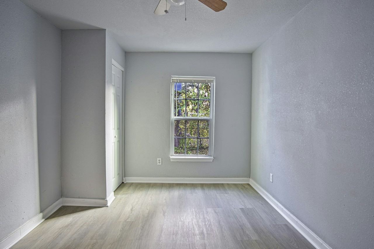318 Vine Street - Photo 2 of 26