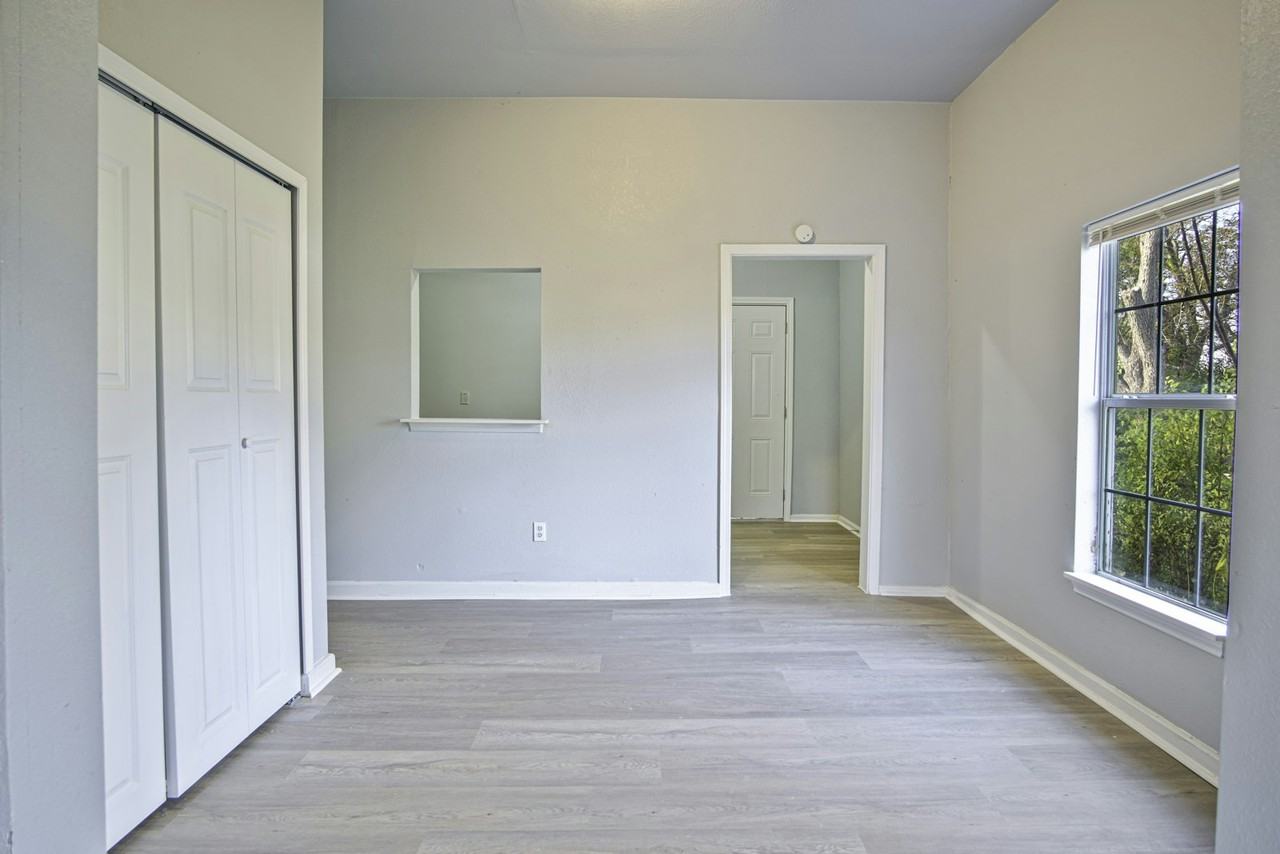 318 Vine Street - Photo 3 of 26