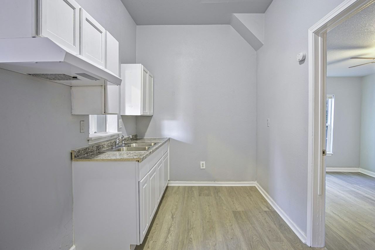 318 Vine Street - Photo 7 of 26