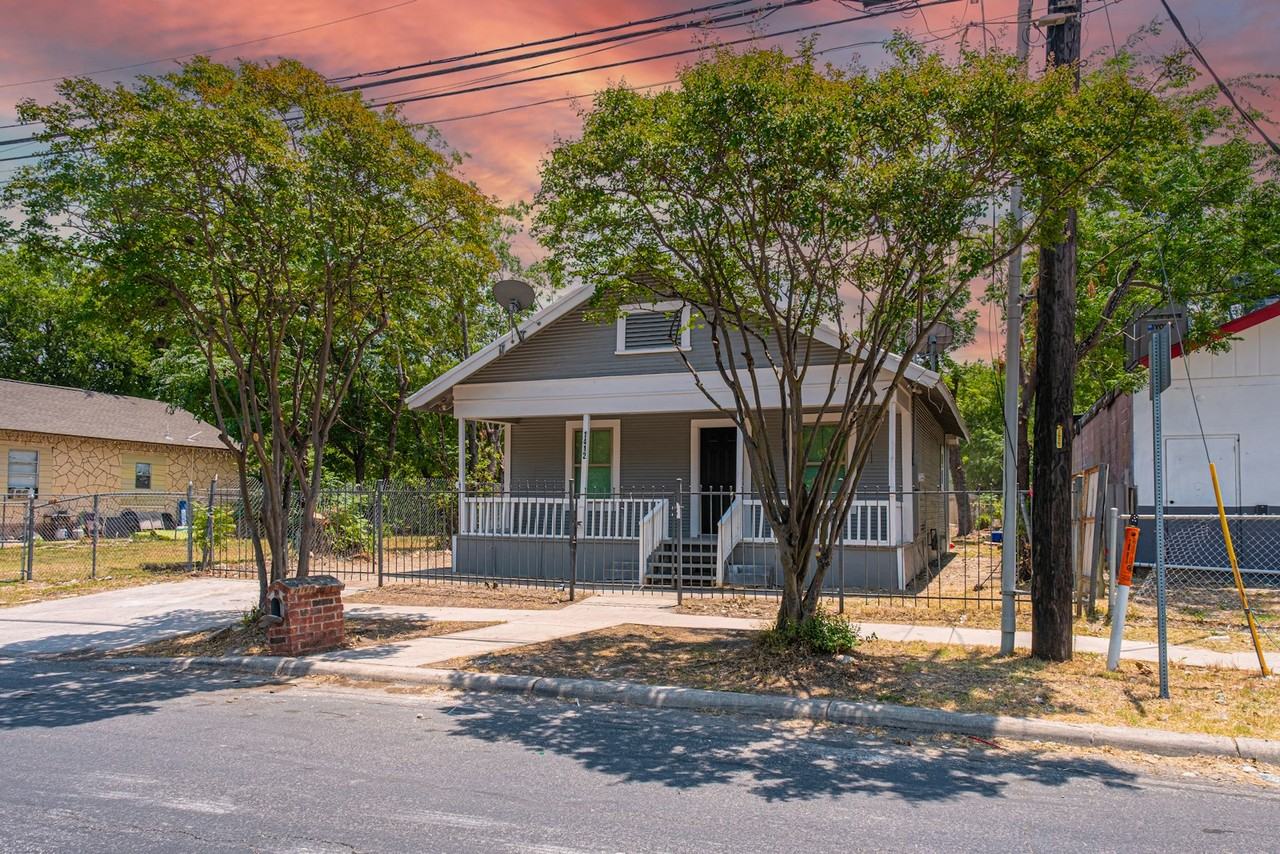 1412 Hays Street - Photo 2 of 26