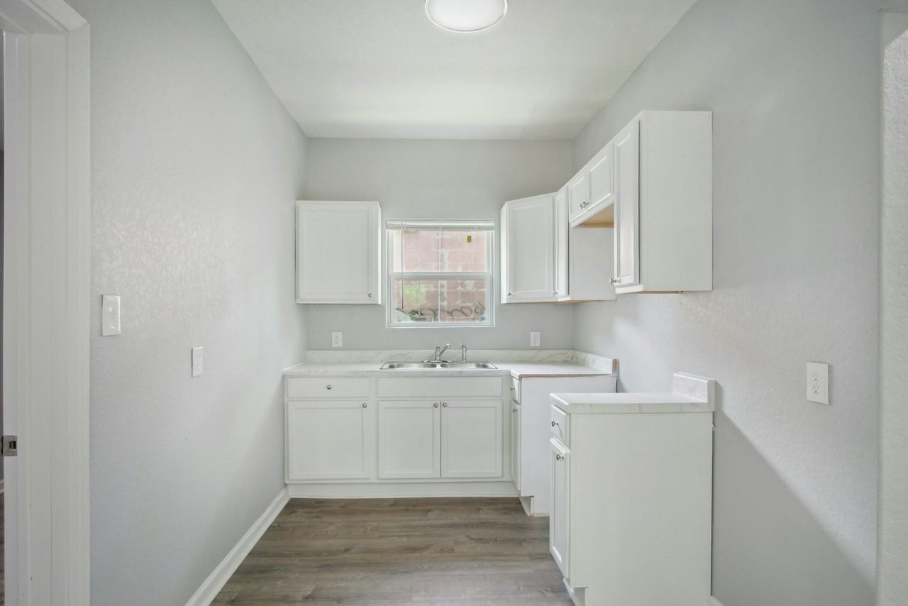 1412 Hays Street - Photo 5 of 26