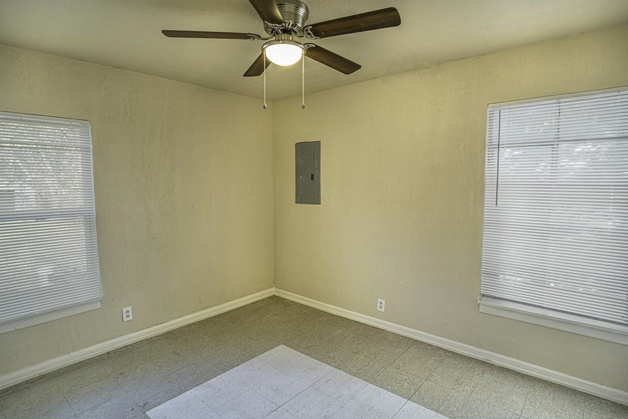 1003 Poinsettia Street - Photo 2 of 19