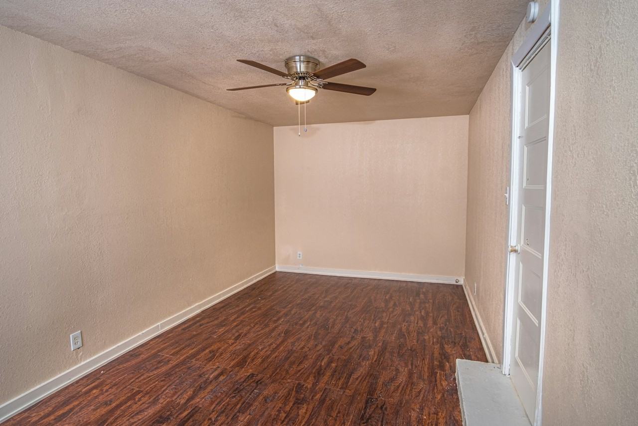 1003 Poinsettia Street - Photo 3 of 19