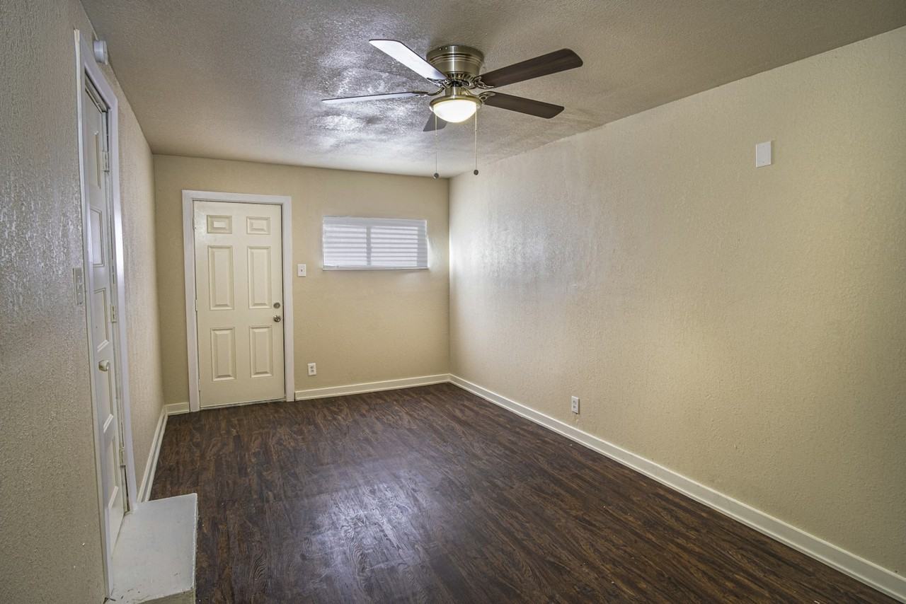 1003 Poinsettia Street - Photo 5 of 19