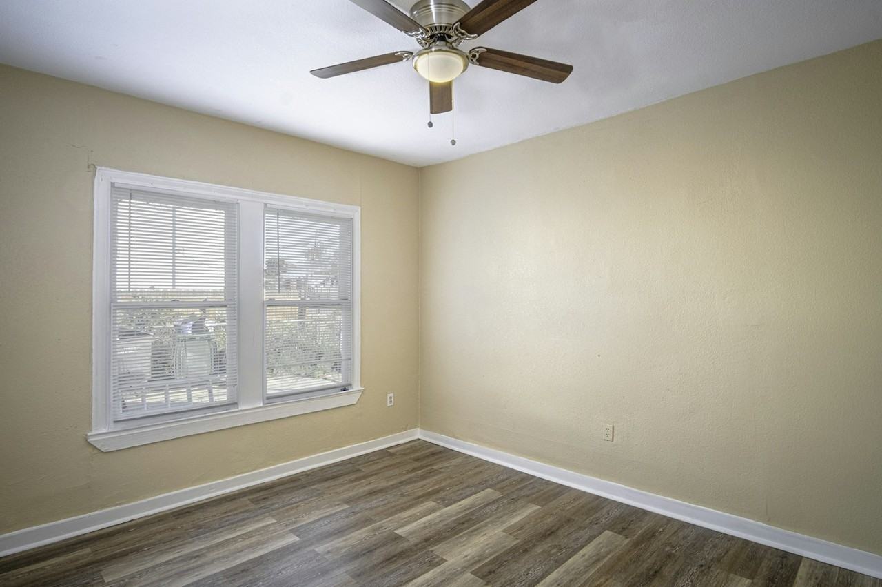907 Iowa Street, Unit 1 - Photo 5 of 14