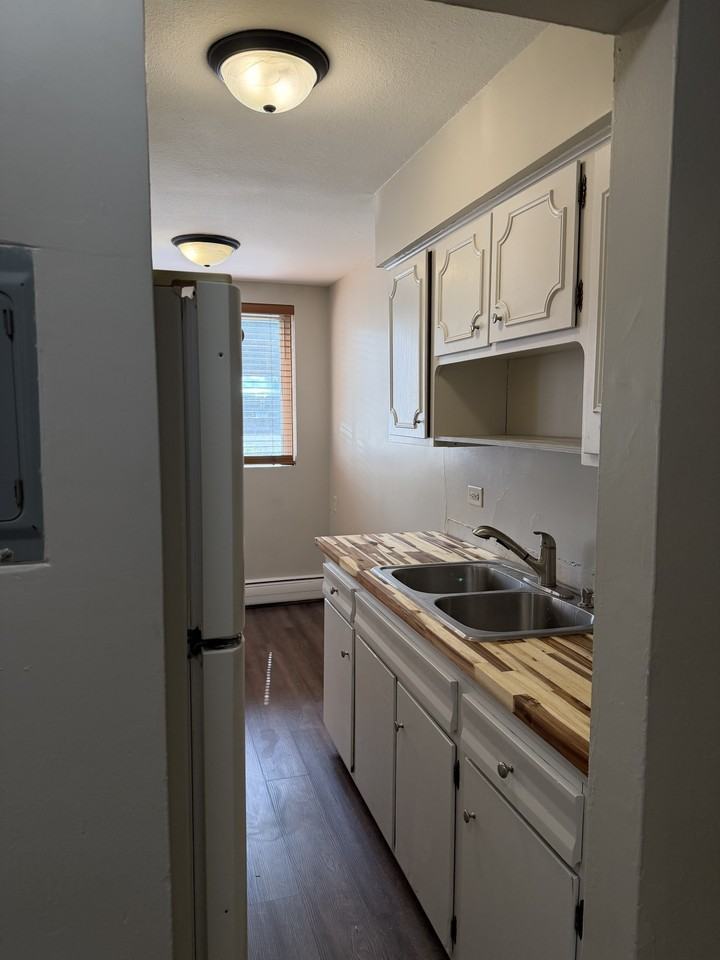 3636 Minnehaha Ave - Photo 3 of 8