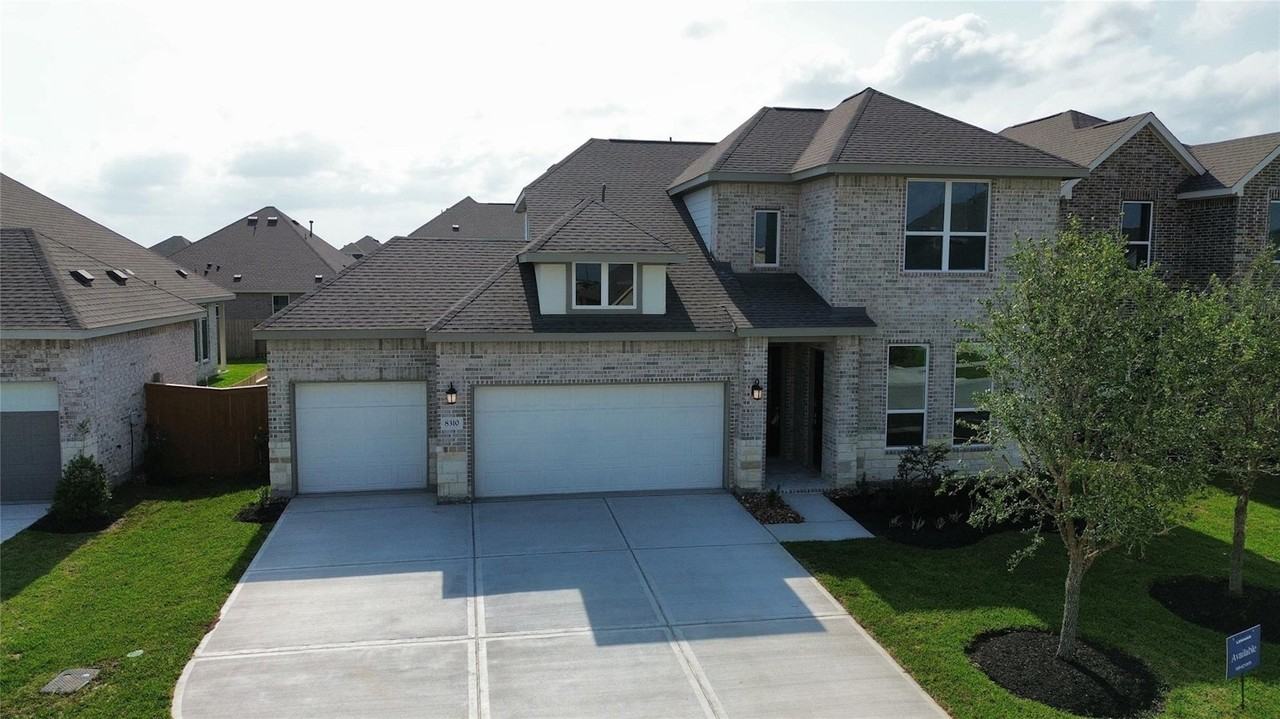 8310 Blue Holly Drive - Photo 4 of 30