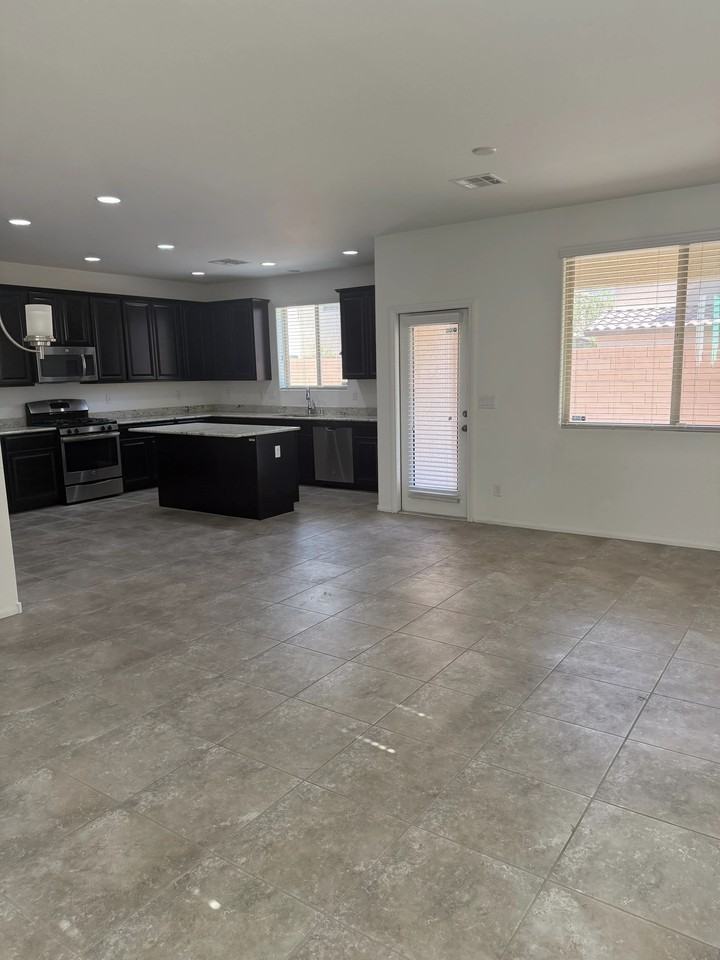 10743 Centerville Bay St #1 - Photo 5 of 20