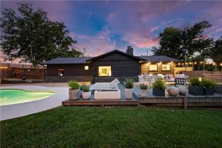910 Nw 8th St - Photo 1 of 1