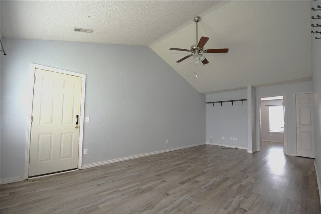 212 Se 17th St - Photo 4 of 17