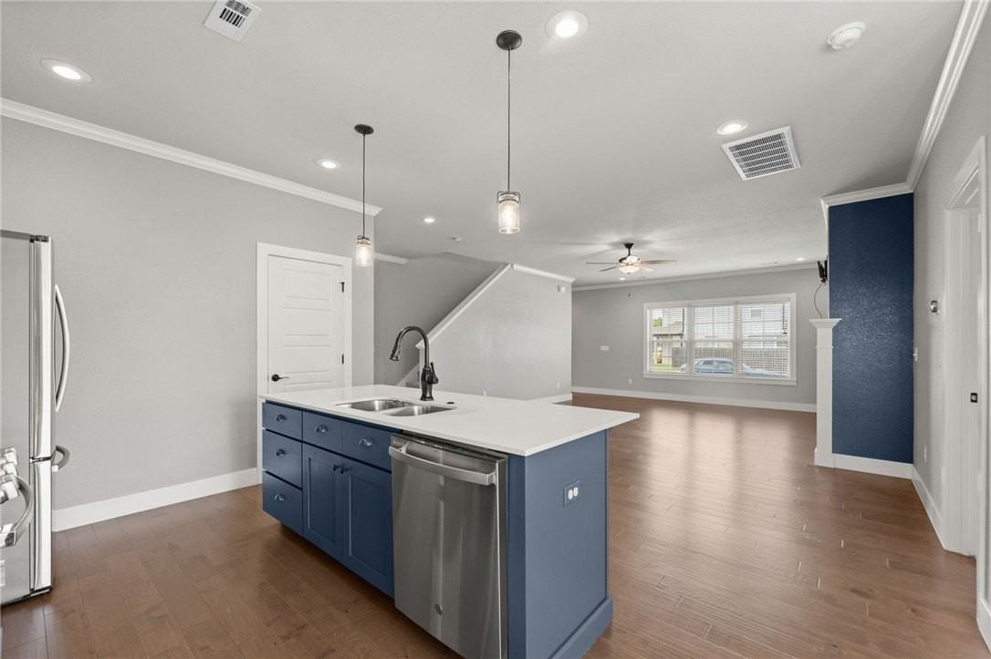 1519 Park St - Photo 4 of 29