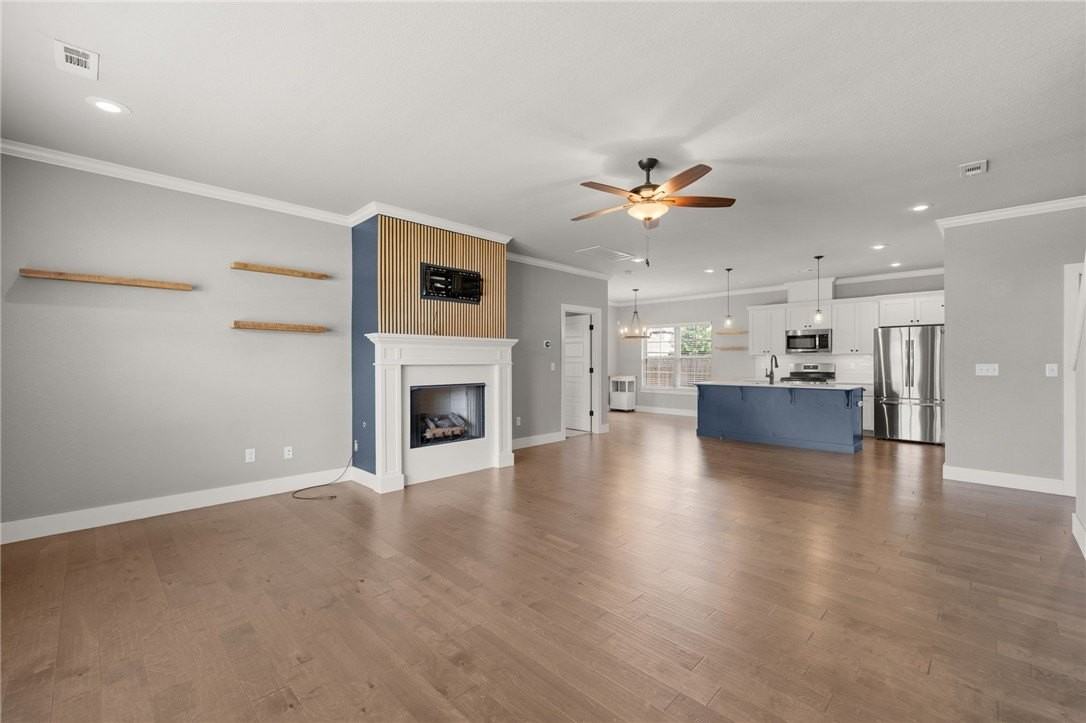 1519 Park St - Photo 5 of 29