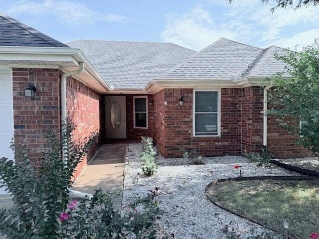 703 Windsor Ln - Photo 2 of 24