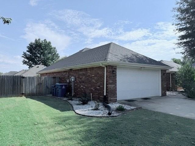 703 Windsor Ln - Photo 3 of 24