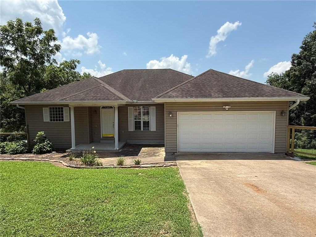 18033 Broadview Dr - Photo 2 of 33