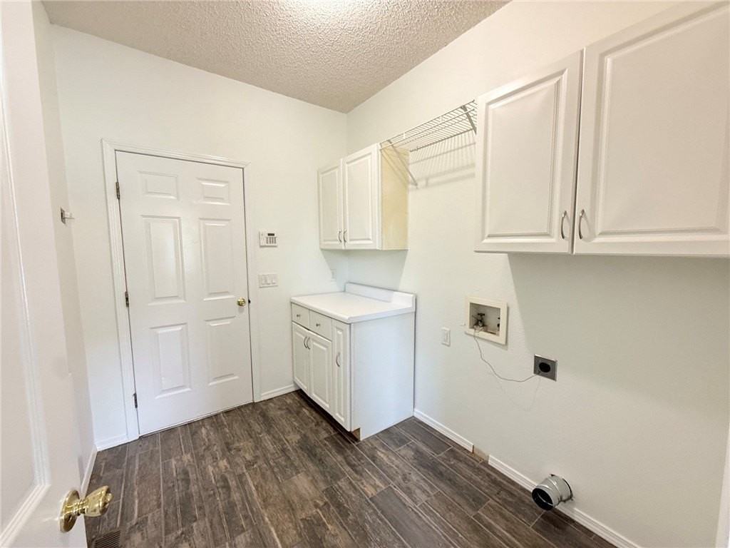 18033 Broadview Dr - Photo 6 of 33