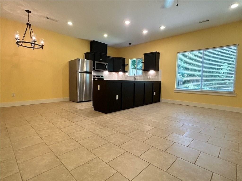 16 S Ray Ave - Photo 3 of 11