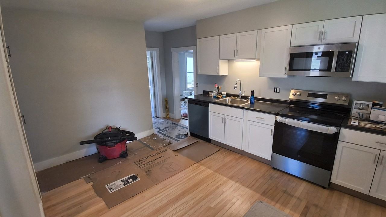87 Temple Street, Unit 1 - Photo 3 of 42