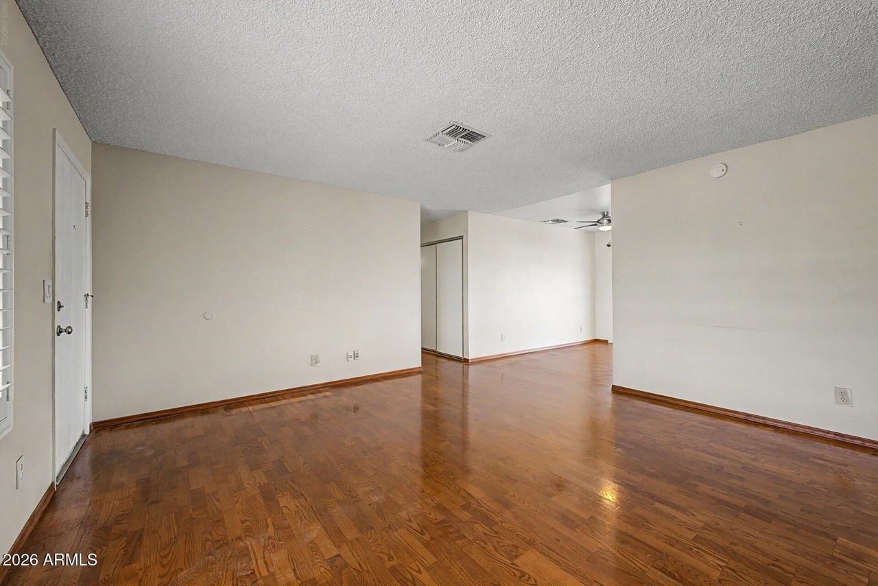 1455 W Mohawk Ln - Photo 5 of 25