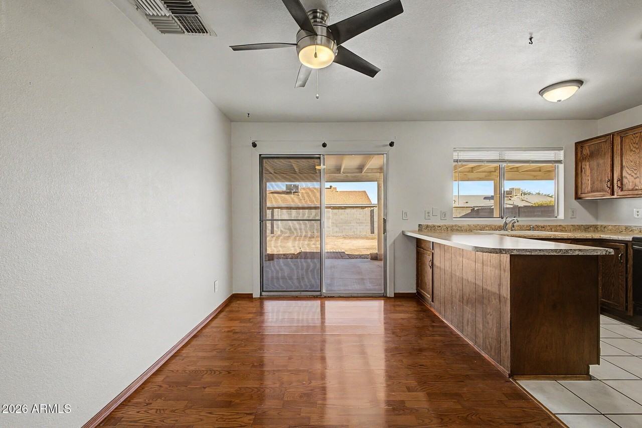 1455 W Mohawk Ln - Photo 6 of 25