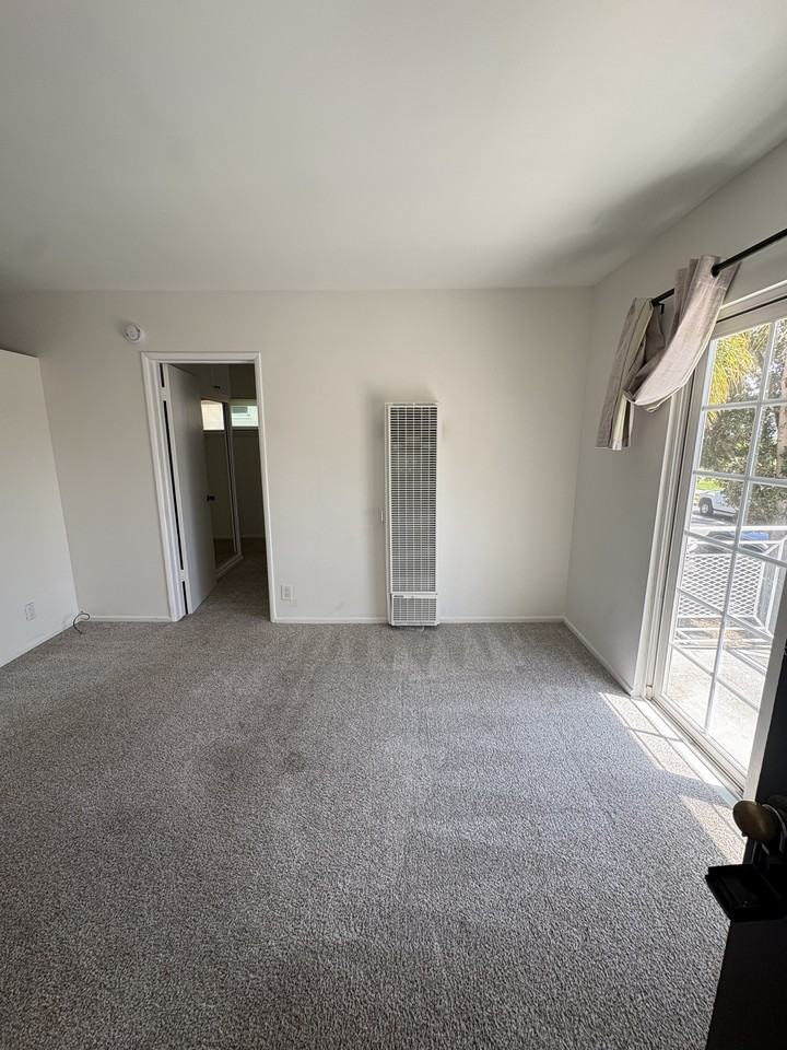 405 Corona Del Mar - 06 #06 - Photo 3 of 12