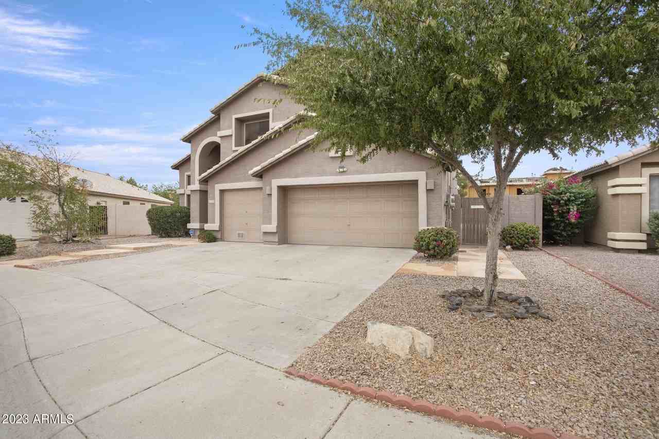 7775 N 52nd Dr - Photo 3 of 50