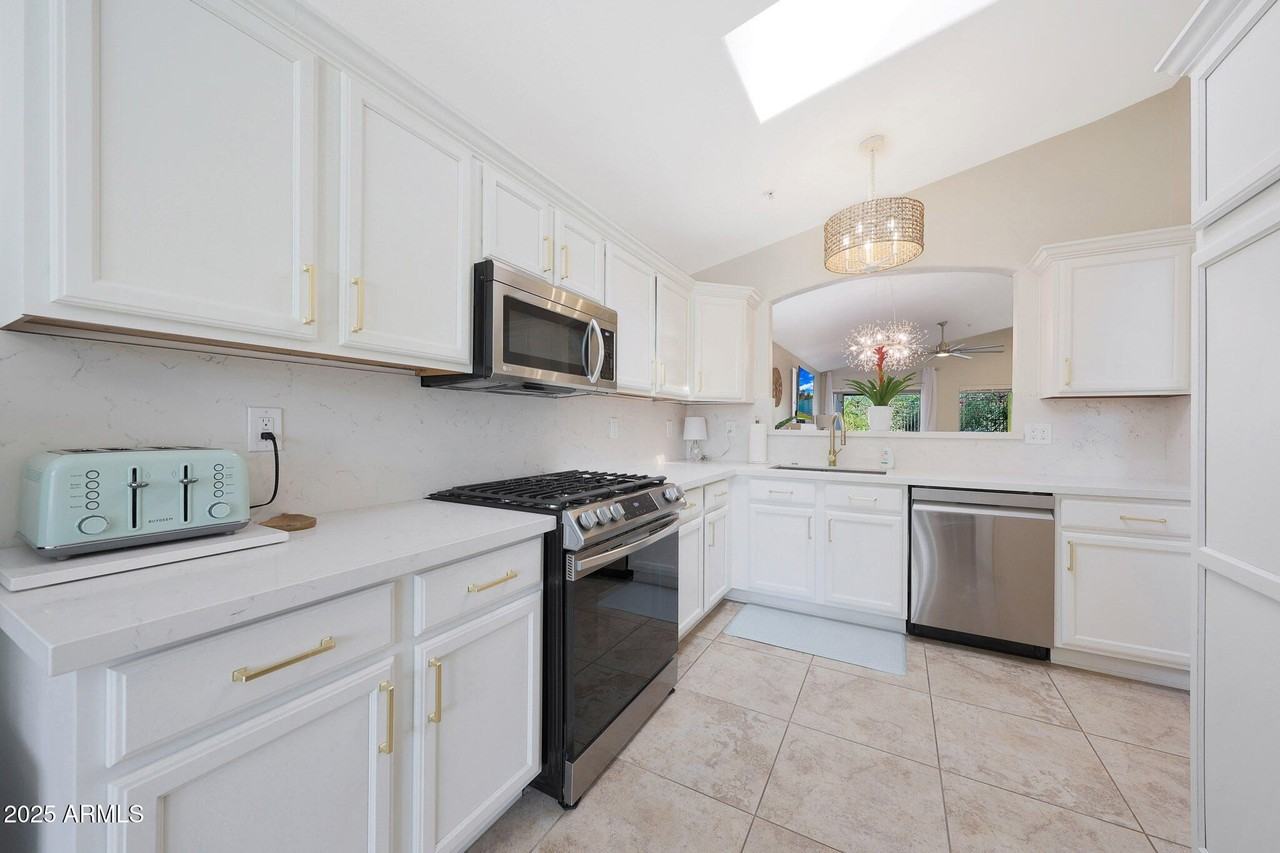 10392 E Penstamin Dr - Photo 3 of 22