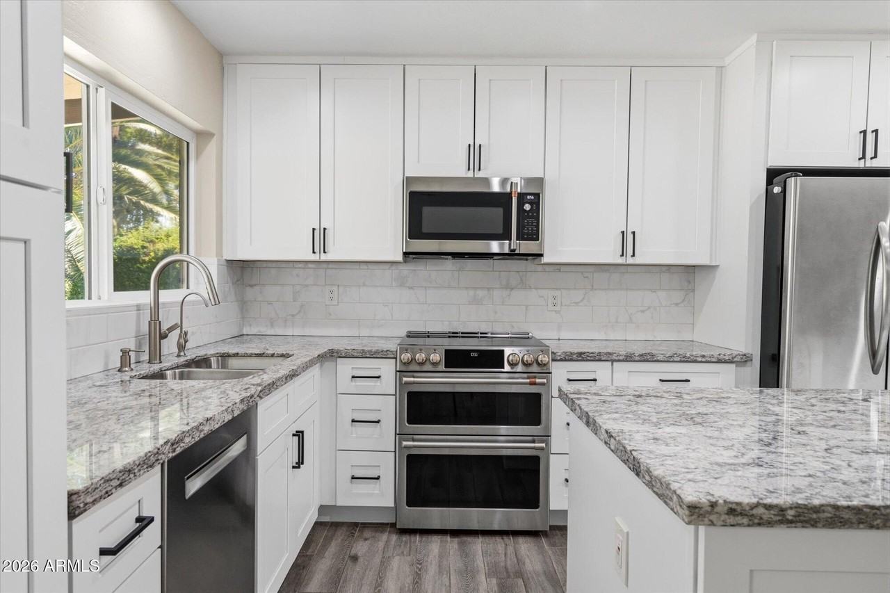 8642 E San Bruno Dr - Photo 6 of 28