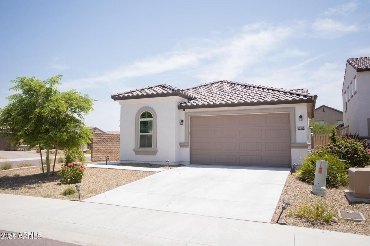 9969 W Robin Ln - Photo 6 of 48