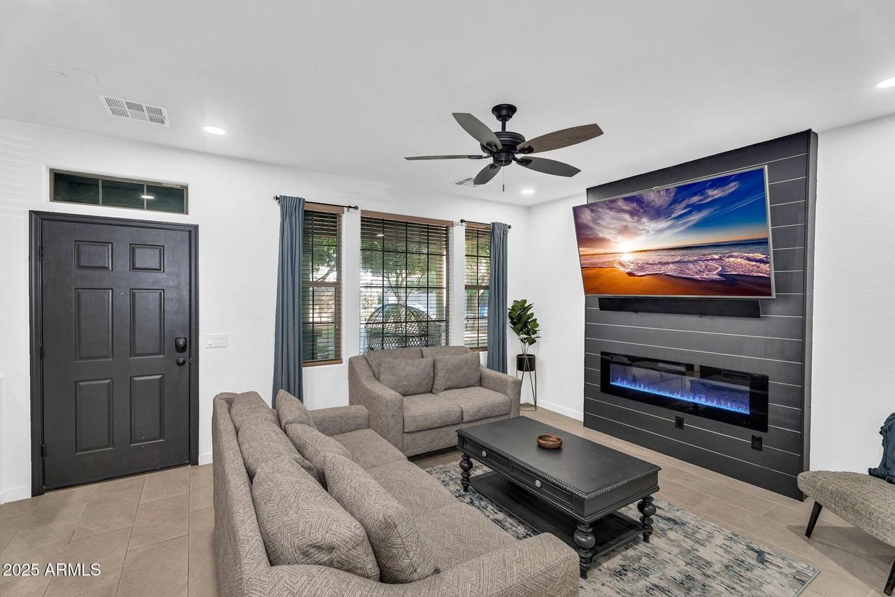 3678 E Yeager Ct - Photo 6 of 46