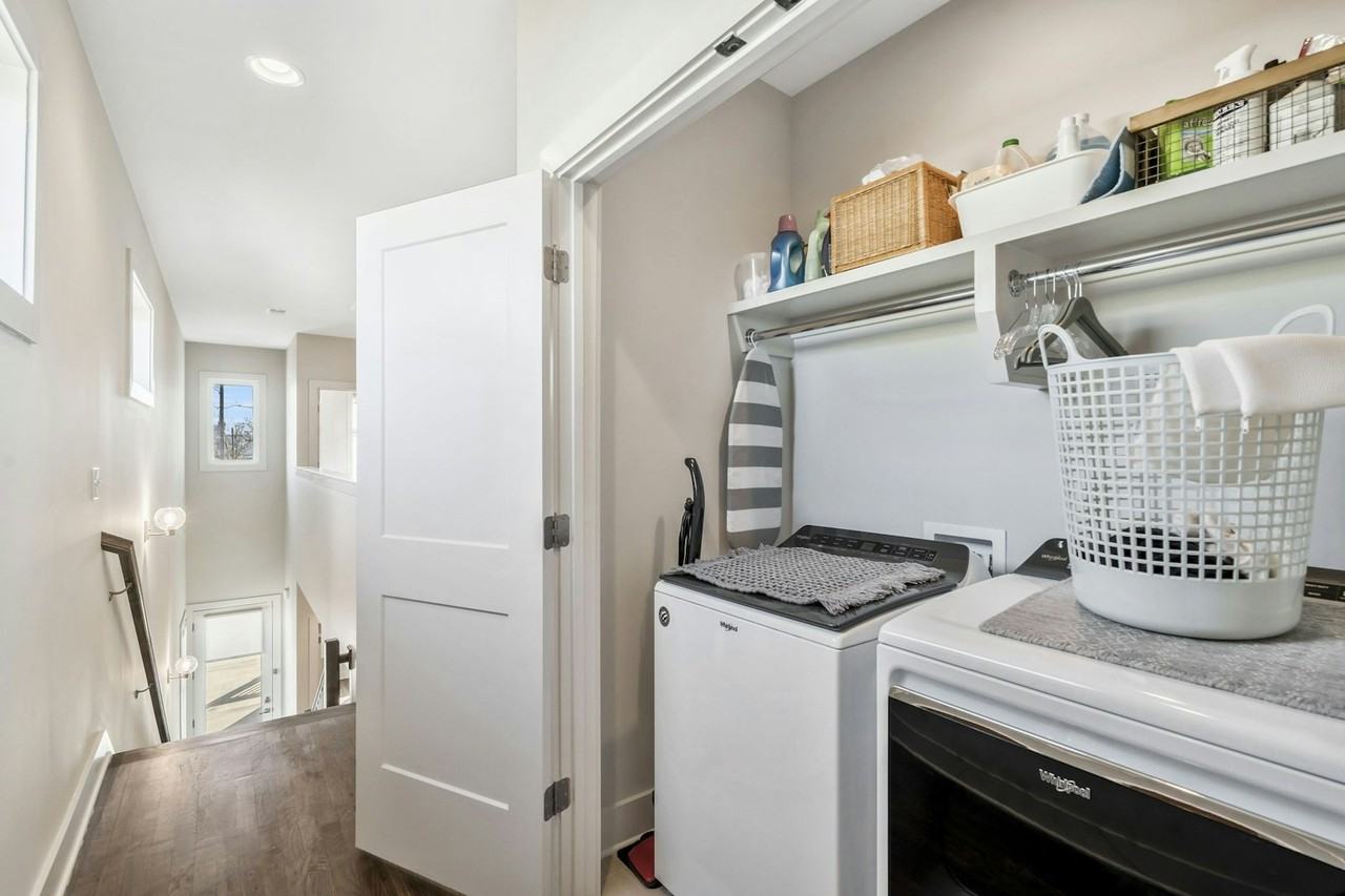 2318 Batavia Street - Photo 5 of 37