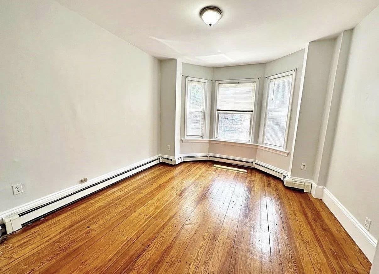 110 Everett St #2 - Photo 7 of 11