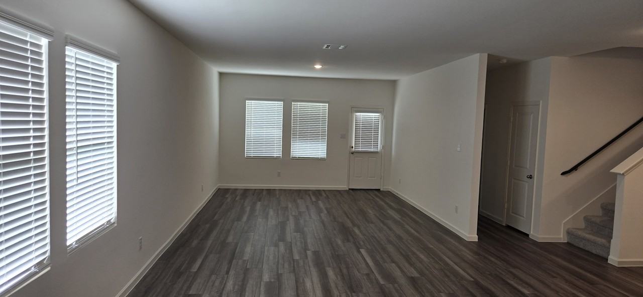400 Portsmouth Drive - Photo 7 of 29