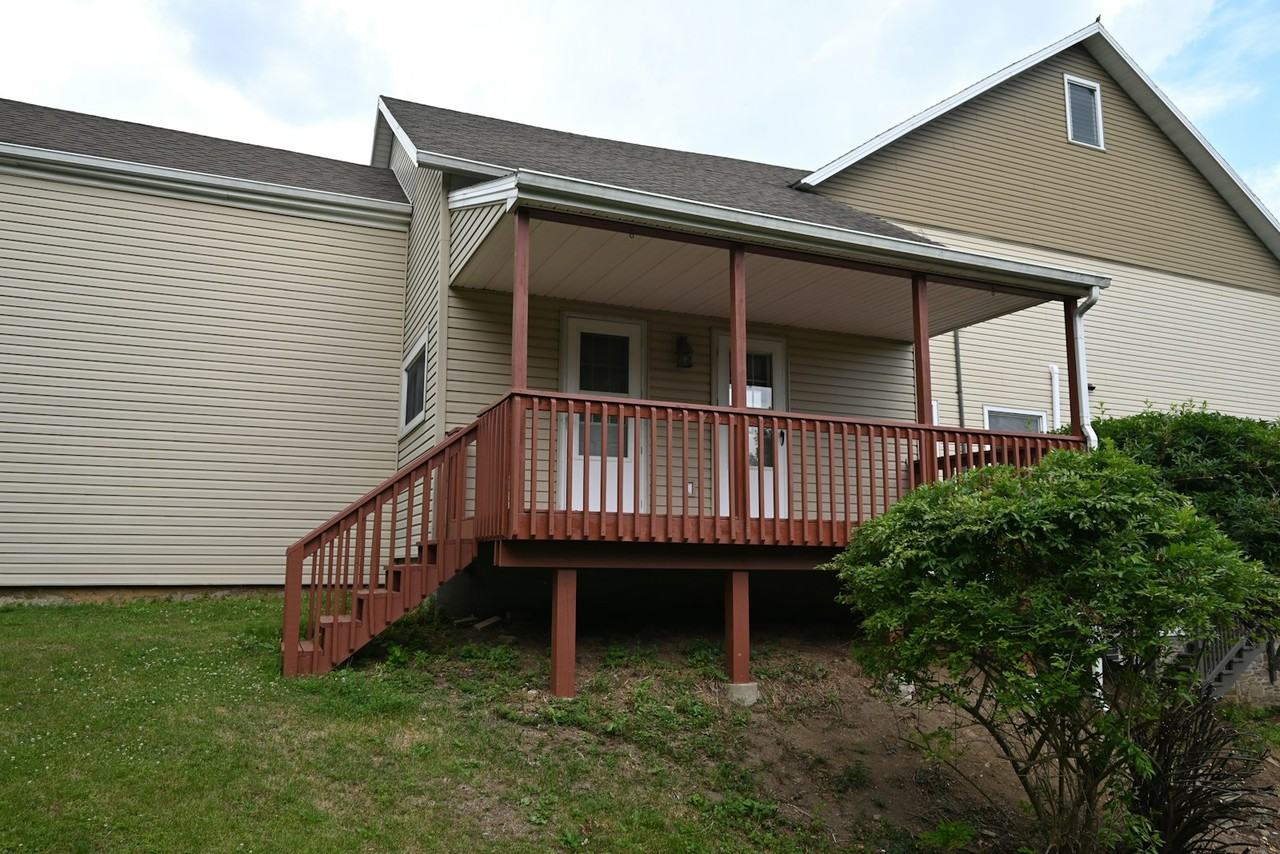 6350 Robin Ln - Photo 4 of 42