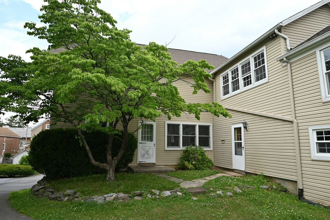 6350 Robin Ln - Photo 5 of 42