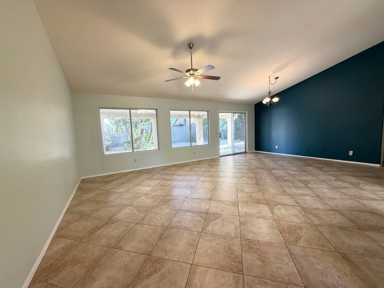 4207 East Juanita Avenue - Photo 5 of 33