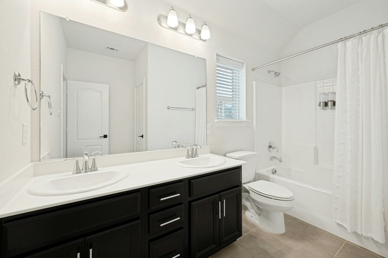 2125 Olivereta Dr - Photo 7 of 25