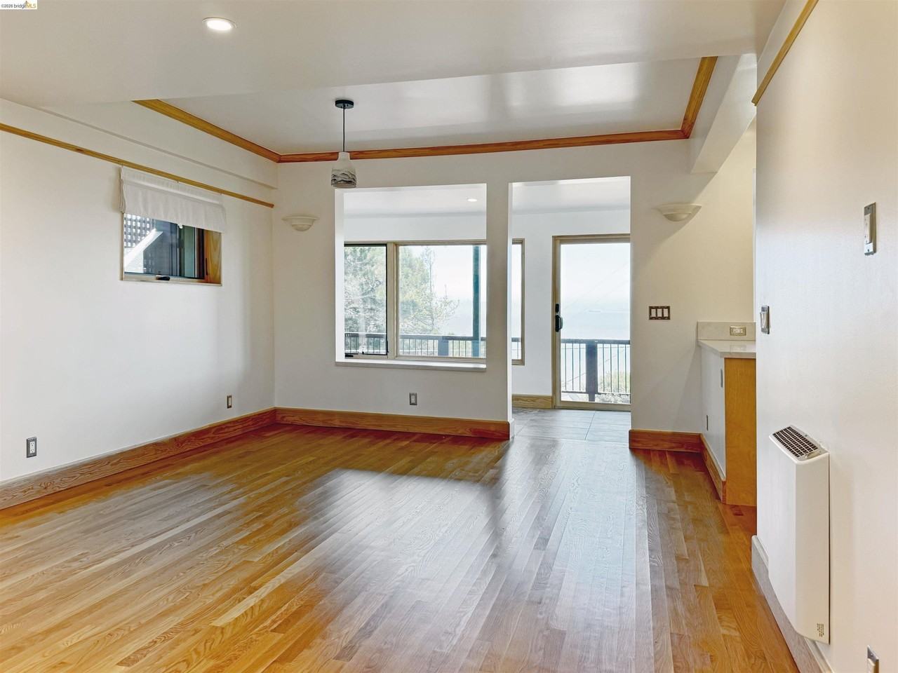 517 Golden Gate Ave - Photo 2 of 20