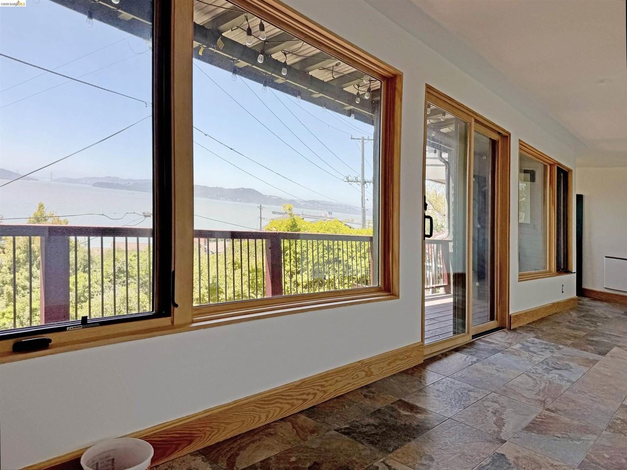 517 Golden Gate Ave - Photo 3 of 20