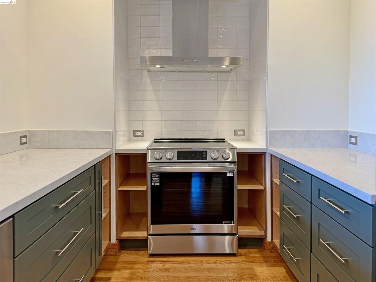 517 Golden Gate Ave - Photo 7 of 20