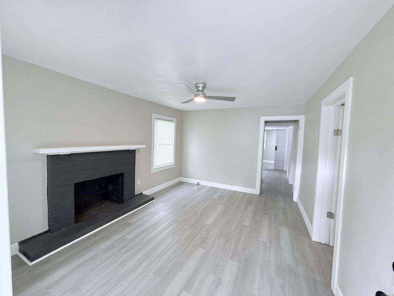 4301 W 17th St - Photo 2 of 6