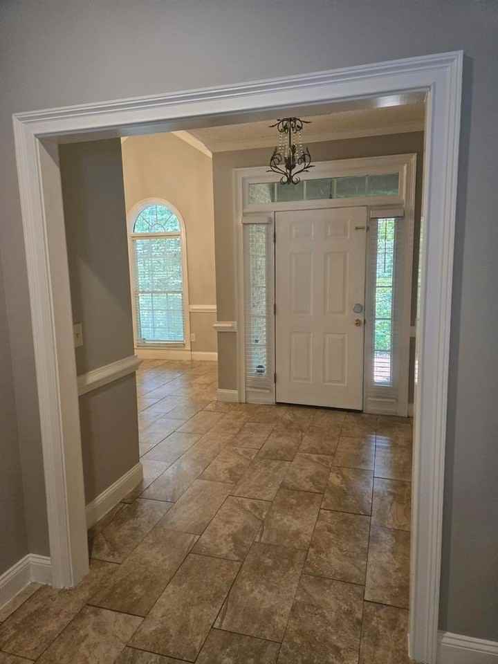585 Cecily Dr - Photo 2 of 43