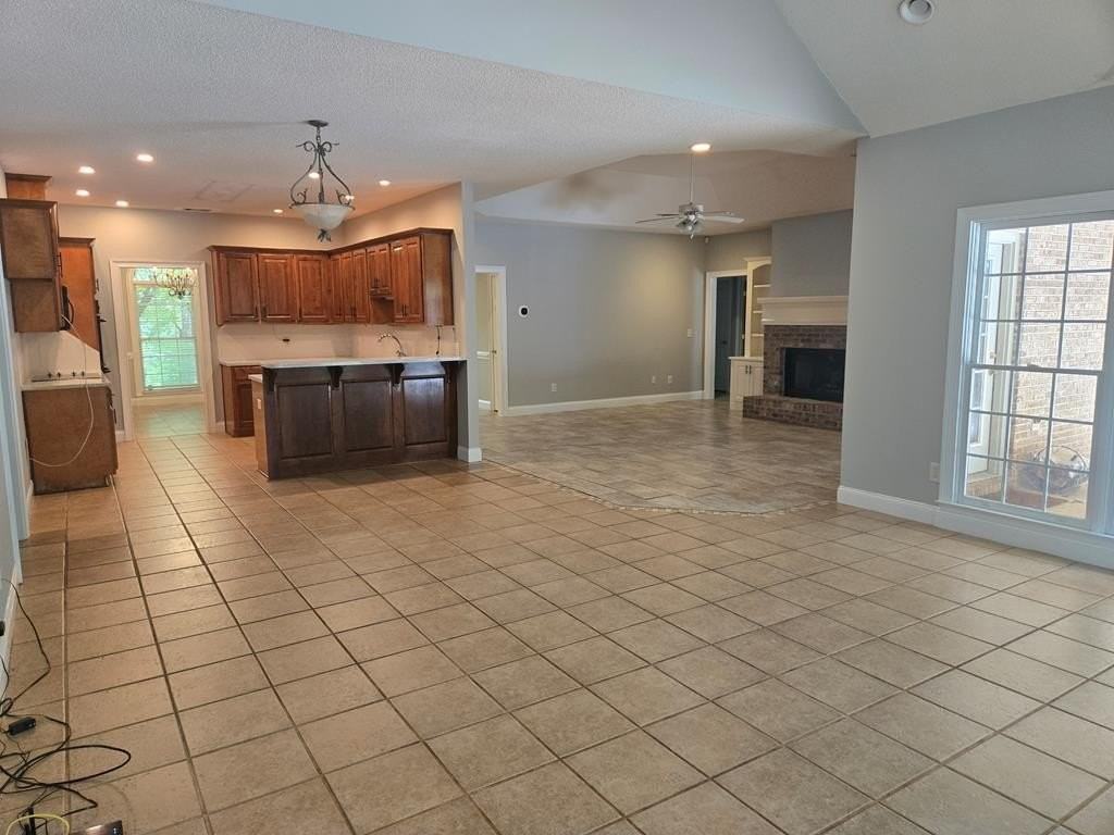 585 Cecily Dr - Photo 5 of 43